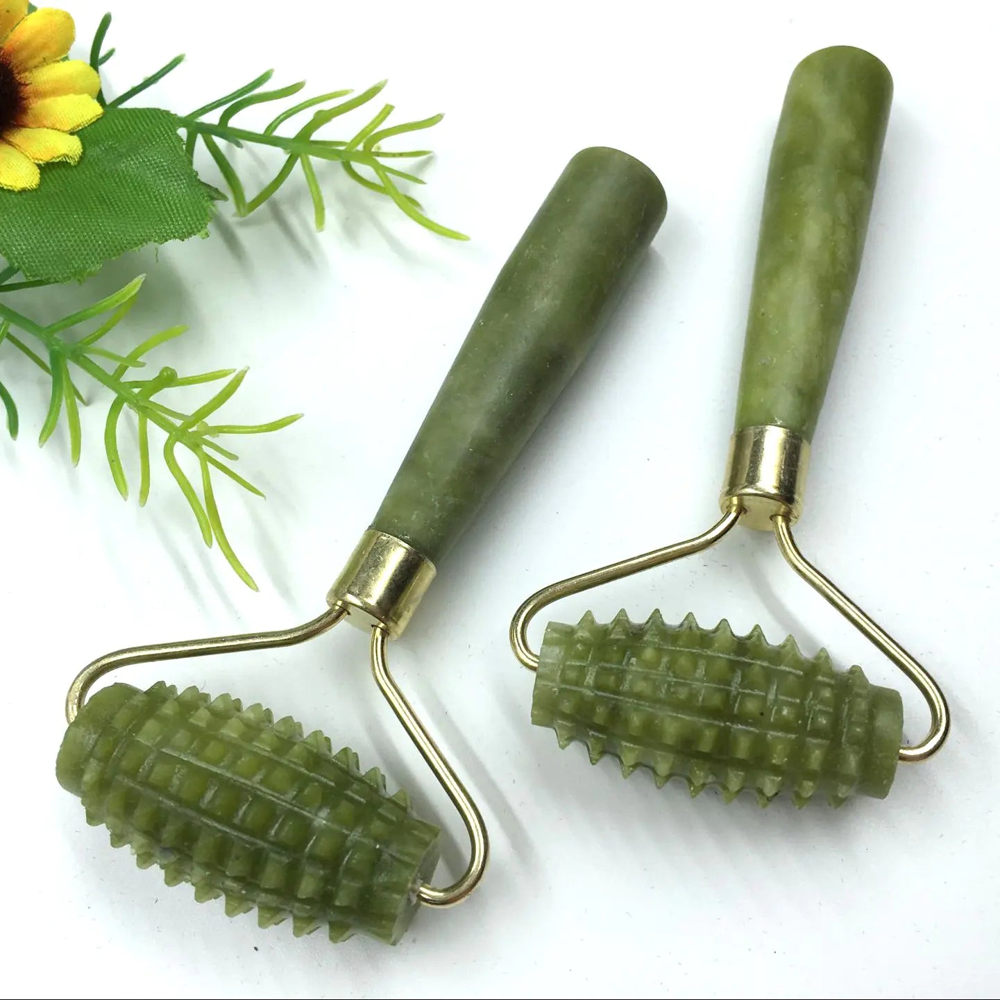 Luxury Jade Facial Roller – Glow, Relax & Rejuvenate